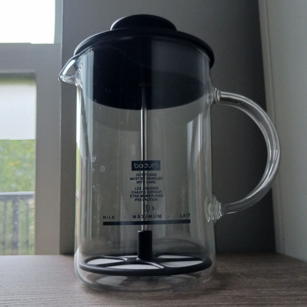 🌷 Bodum Latteo Manual Glass Milk Frother - Picture 4 of 13
